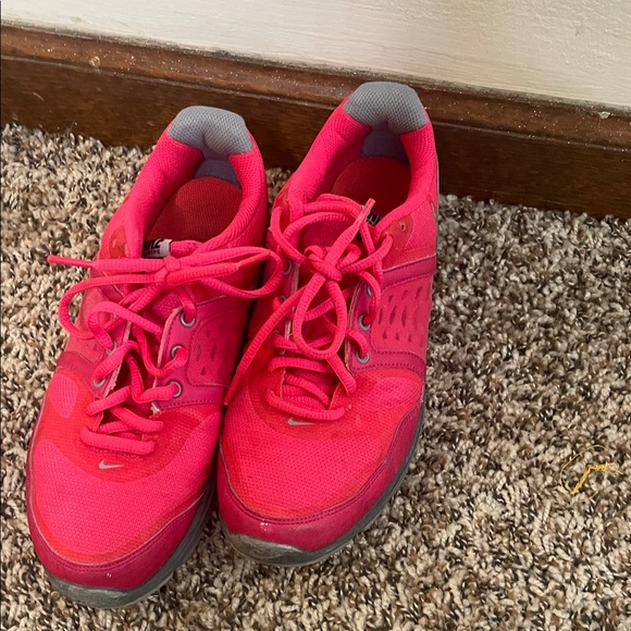Nike Women's Vibrant Pink Athletic Shoes - Picture 1 of 4